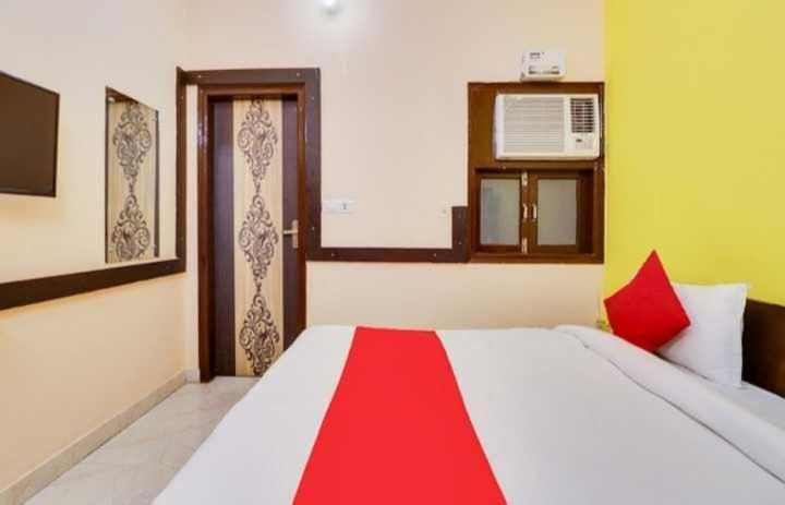 Hotel O Jas Inn Near Star Mall Gurgaon Exterior foto